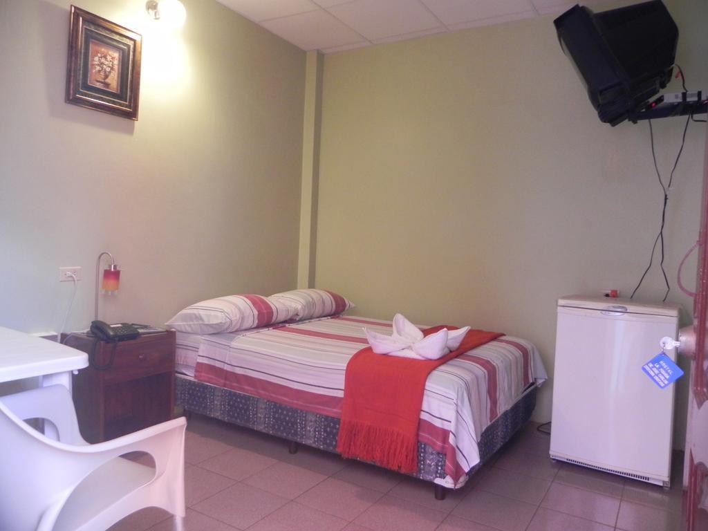 פוארטו בקריסו מורנו Hostal La Posada De Jose Carlos חדר תמונה