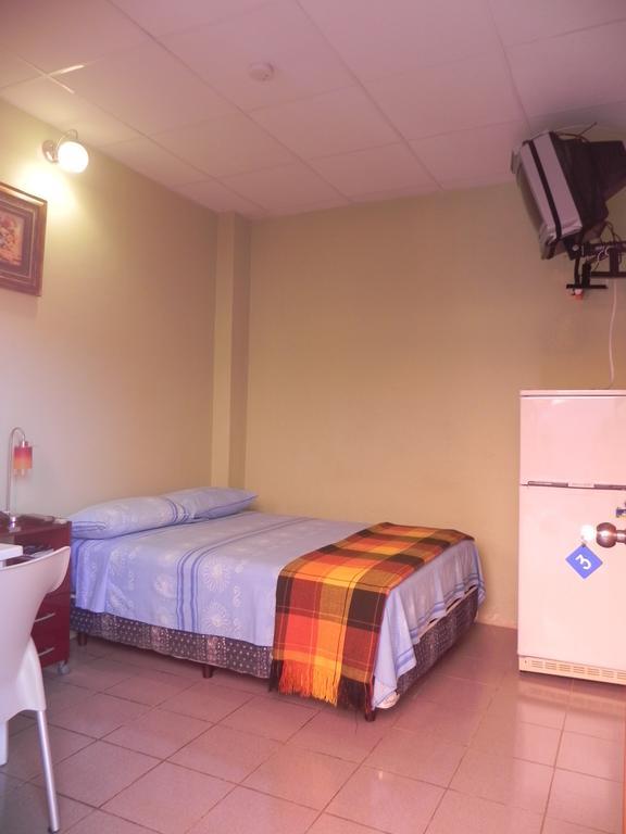 פוארטו בקריסו מורנו Hostal La Posada De Jose Carlos חדר תמונה