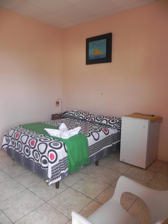 פוארטו בקריסו מורנו Hostal La Posada De Jose Carlos חדר תמונה